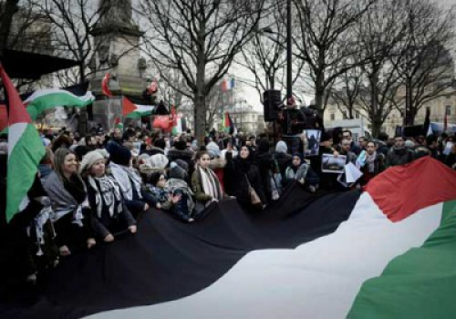 يدًا بيد لأجل القدس .. مظاهرات في فرنسا ضد قرار ترامب