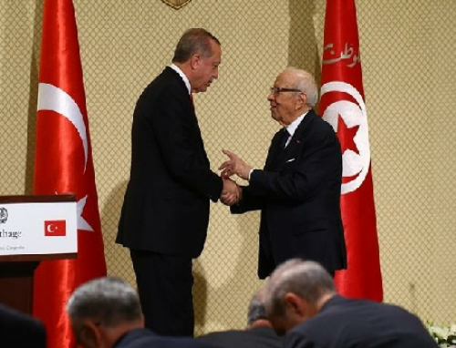الرئيس التركي من تونس: لا يمكن أن نقبل ببشار الاسد جزءا من الحل للأزمة السورية