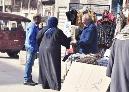 الأوضاع المعيشية الصعبة لم توقف ثقافة التبرع عند الأسر المصرية