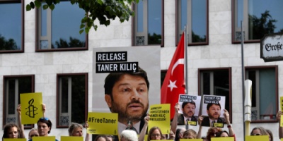 اعتقال رئيس منظمة العفو الدولية في تركيا بعد الإفراج عنه