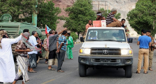 الاف من مؤيدي المجلس الانتقالي الجنوبي بالضالع اليمنية يطالبون بإقالة الحكومة