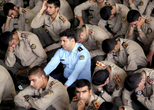 الجيشان العراقي والسوري خط الدفاع الأول عن أمن إيران
