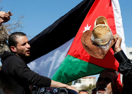 أحداث شغب في احتجاجات ضد غلاء الأسعار بمدينة السلط الأردنية