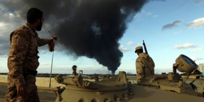 ليبيا : الجيش يشن هجمات على موقع للإرهابيين في درنة