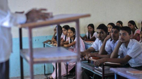 بعد منع الغش... نصف مليون طالب يغيبون عن الامتحانات بالهند