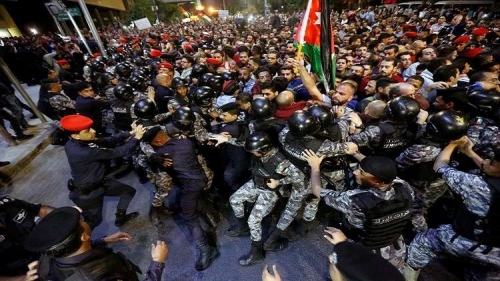 الأردن.. تجدد الاحتجاجات في عمان والمحافظات رفضا لقانون الضريبة وسياسات الحكومة