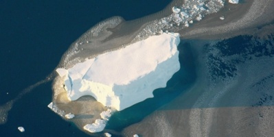 الإمارات تنقل جبال جليدية من القطب الجنوبي