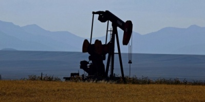 السعودية تزيد إنتاج النفط وتخشى زيادة المعروض الأمريكي العام المقبل