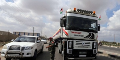 الوقود القطري لغزة يخلق شرخا بين عباس والأمم المتحدة
