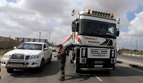 الوقود القطري لغزة يخلق شرخا بين عباس والأمم المتحدة