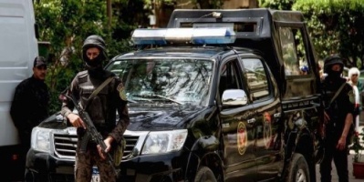 الأمن المصري يفكك عبوة ناسفة أمام كنيسة في الإسكندرية