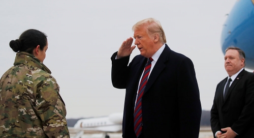 ترامب يتوجه إلى قاعدة أمريكية لاستقبال نعوش أربعة جنود قتلوا في سوريا