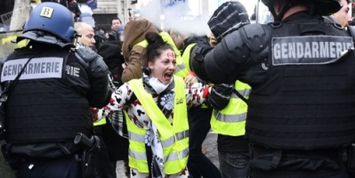 اعتقال 300 شخص خلال احتجاجات "السترات الصفراء" العاشرة