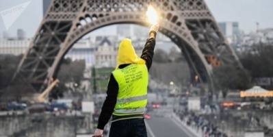 فرنسا : محتجو السترات الصفراء يدعون لشهر حاسم من الاحتجاجات