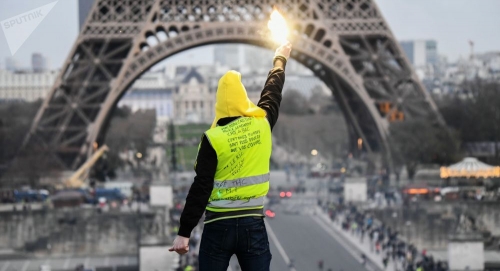 فرنسا : محتجو السترات الصفراء يدعون لشهر حاسم من الاحتجاجات