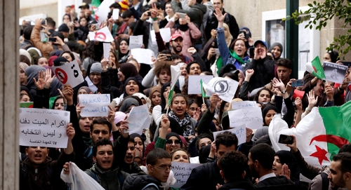 فرنسا: الأمر يرجع للجزائريين في اختيار زعمائهم وتحديد مستقبلهم
