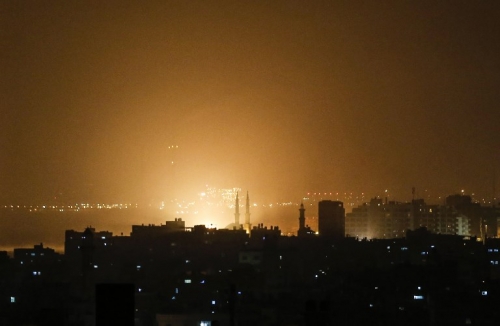 #دمار هائل بعد 40 غارة إسرائيلية# على غزة في أقل من 5 ساعات 