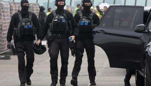 #اعتقال شخصين بهولندا للاشتباه في صلتهم بهجمات# باريس 2015