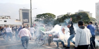 #فنزويلا : مقتل اثنين من المتظاهرين بكراكاس في #اشتباكات مع الأمن