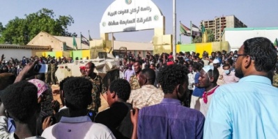 #السودان ..مقتل 3 من المحتجين و 10 جرحى أصيبوا بالرصاص في محيط اعتصام الخرطوم،