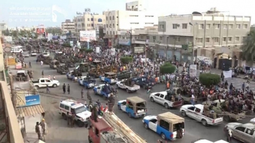 #وزير الإعلام اليمني، الميليشيات الحوثية تستعرض عناصرها داخل مدينة الحديدة .