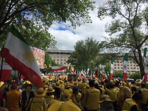 #الجاليات الإيرانية تطالب #واشنطن بإسقاط نظام خامنئي