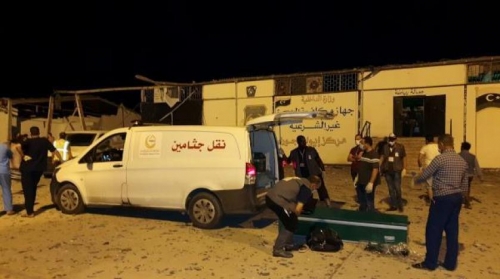 ليبيا : مقتل 40 وإصابة 80 إثر قصف مركز لاحتجاز »المهاجرين»