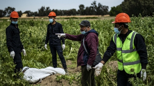 سوريا :العثور على 200 جثة في مقبرة جماعية جديدة بمدينة الرقة 