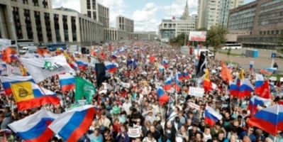 روسيا : 20 ألف متظاهر في موسكو للمطالبة بانتخابات محلية حرة وعادلة