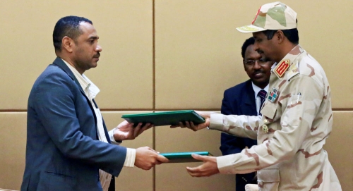 السودان ... عبد الله حمدوك يؤدي اليمين اليوم رئيسا لوزراء 