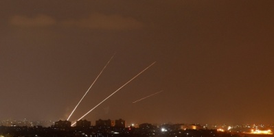 الجيش الإسرائيلي يعلن حالة الطوارئ ... على اثر إطلاق أكثر من 100 صاروخ من غزة