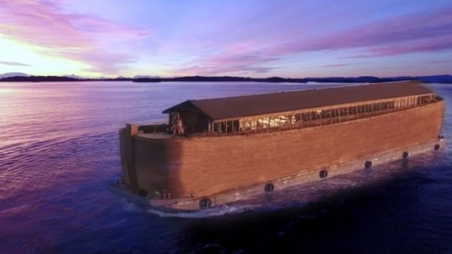  في أول زيارة لها ... "سفينة نوح" ترسو في بريطانيا "صورة "