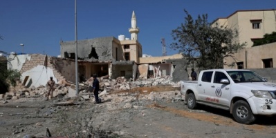 ليبيا ... مقتل 7 وإصابة 20 بينهم أجانب إثر قصف جوي على مصنع في طرابلس 