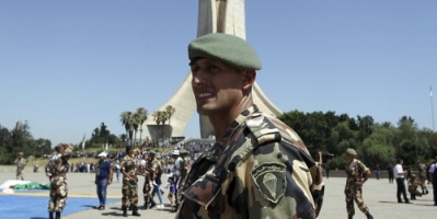 الدفاع الجزائرية... العسكريون لهم الحق في الانتخاب لاختيار رئيسهم