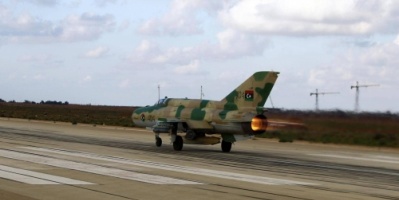 ليبيا ... الجيش الوطني يدمر مواقع تخزين الطائرات التركية بمصراتة