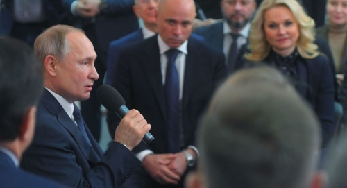 فلاديمير بوتين ... روسيا كدولة متعددة الأديان تحتاج إلى سلطة رئاسية قوية