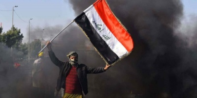 العراق ... مجهولون يضرمون النار في خيام المحتجين وسط بغداد ومحافظة ذي قار