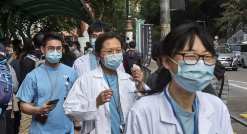 ارتفاع وفيات "كورونا" في الصين إلى 2345 والإصابات المؤكدة تتخطى 76 ألف حالة