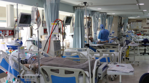 وزارة الصحة الإيرانية .. 70 حالة وفاة و3134 إصابة بفيروس كورونا خلال الساعات الـ24 الماضية