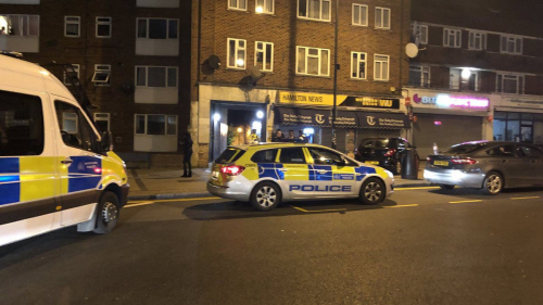 الشرطة البريطانية تعلن إصابة 4 أشخاص بالرصاص شمالي لندن