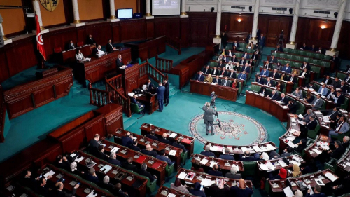 تونس .. السلطات تعتزم حل 8 أحزاب وتقاضي 435 جمعية بتهمة تمويل الإرهاب