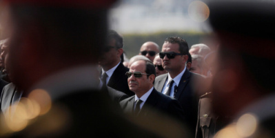 الرئيس السيسي من على حدود ليبيا .. جيشنا قادر على الدفاع عن أمن مصر داخل وخارج حدودها