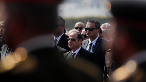 الرئيس السيسي من على حدود ليبيا .. جيشنا قادر على الدفاع عن أمن مصر داخل وخارج حدودها