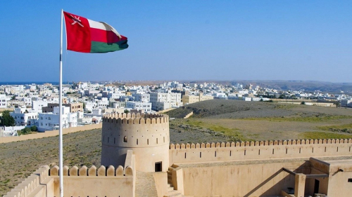 سلطنة عمان تقرر إعادة فتح حزمة جديدة من الأنشطة التجارية والصناعية