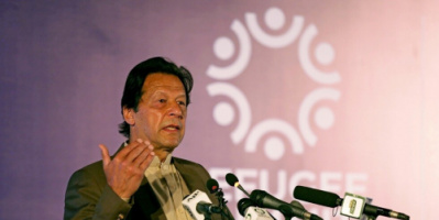 عمران خان يحمل الهند مسؤولية الهجوم على مبنى بورصة باكستان