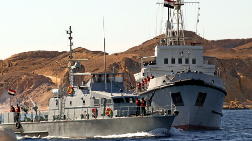 القوات البحرية المصرية تضبط كمية كبيرة من المخدرات على متن مركب صيد