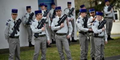 فرنسا تعلن البدء في نشر قوات أوروبية في مالي اعتبارا من الأربعاء