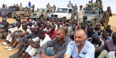 السودان .. ضبط 160 شخصا بينهم سوريان في طريقهم للعمل كـ"مرتزقة" في ليبيا 