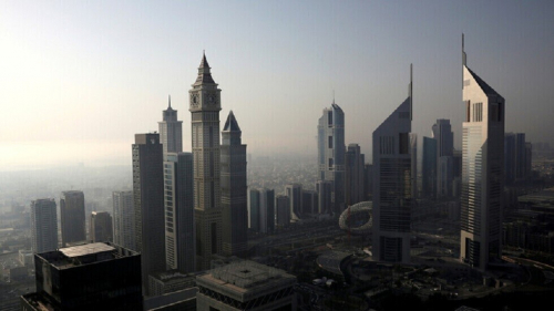 الإمارات تعيد فتح المصليات في الأبراج والمراكز التجارية بدءا من الاثنين