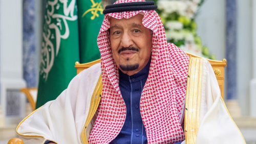 دعوات الشفاء للملك سلمان تتصدر مواقع التواصل الاجتماعي في السعودية